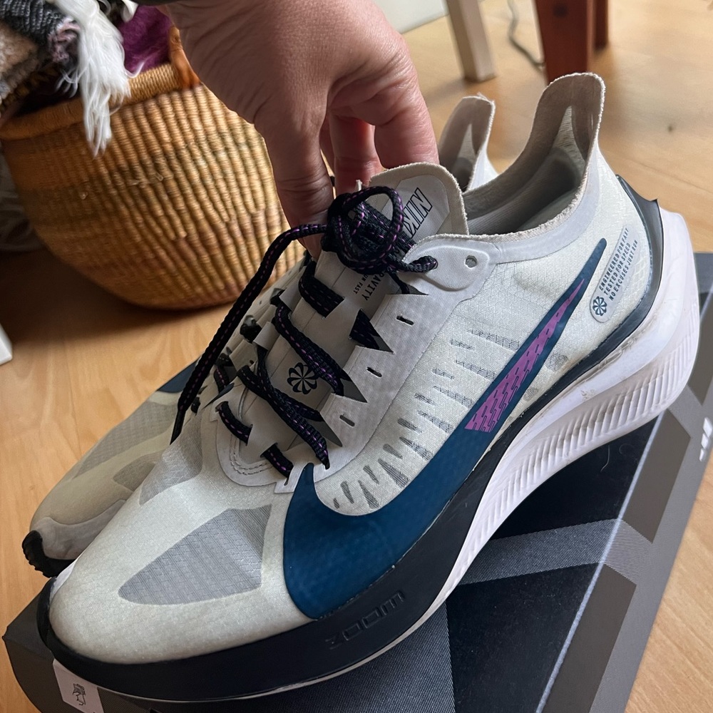 Women’s Nike Zoom Gravity. 9.5.